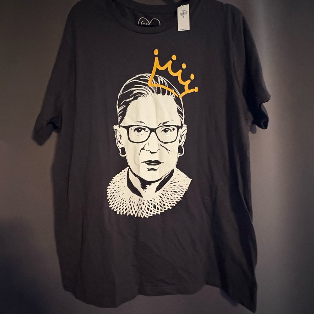 Ruth Bader Ginsberg Short Sleeve Tee with Graphic Design
